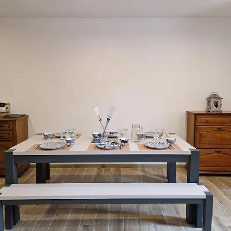 La Petite Maison D'elodie Avec Casa de Férias