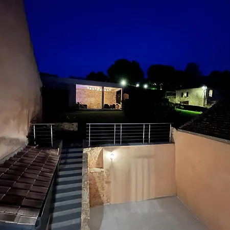 펜션 La Petite Maison D'elodie Avec Saint-Alvère